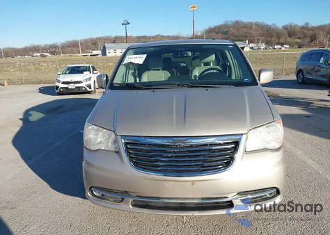 2013 Chrysler Town & Country Touring from USA, damaged, VIN 2C4RC1BGXDR555435